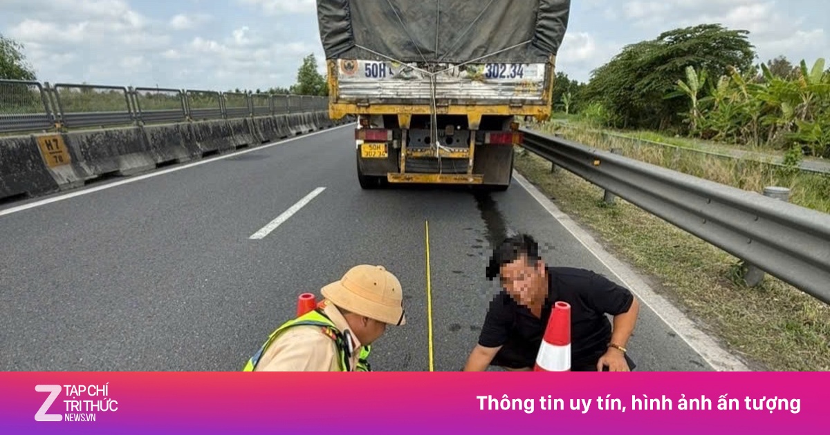 Cẩn thận bị phạt vì đặt cảnh báo khi dừng xe khẩn cấp trên cao tốc