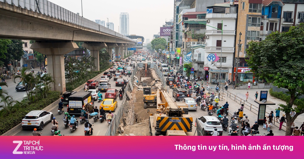 Rào chắn thi công bủa vây Hà Nội