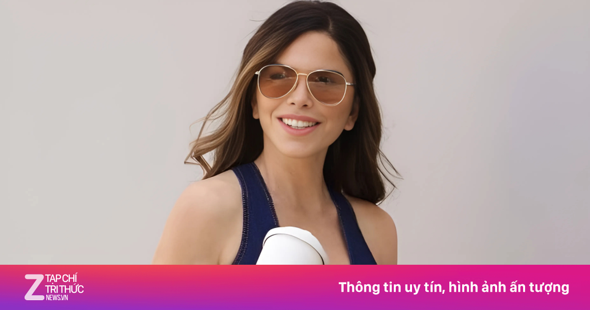 'Cốc cà phê' gần 6.000 USD trên tay vợ sắp cưới Jeff Bezos