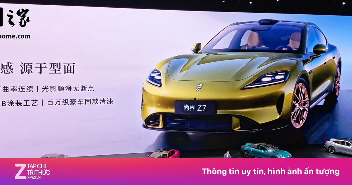 Xe điện Huawei Stelato Z7 'chết máy' ngay trên sân khấu ra mắt