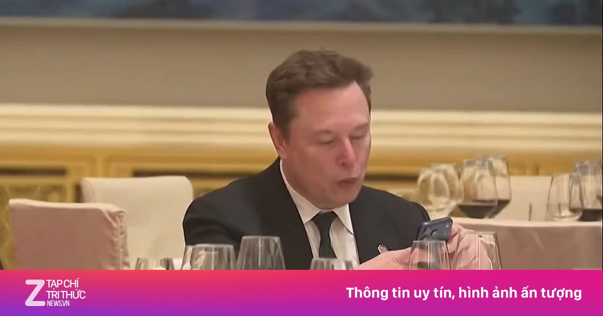 Tỷ phú Elon Musk dùng điện thoại gì
