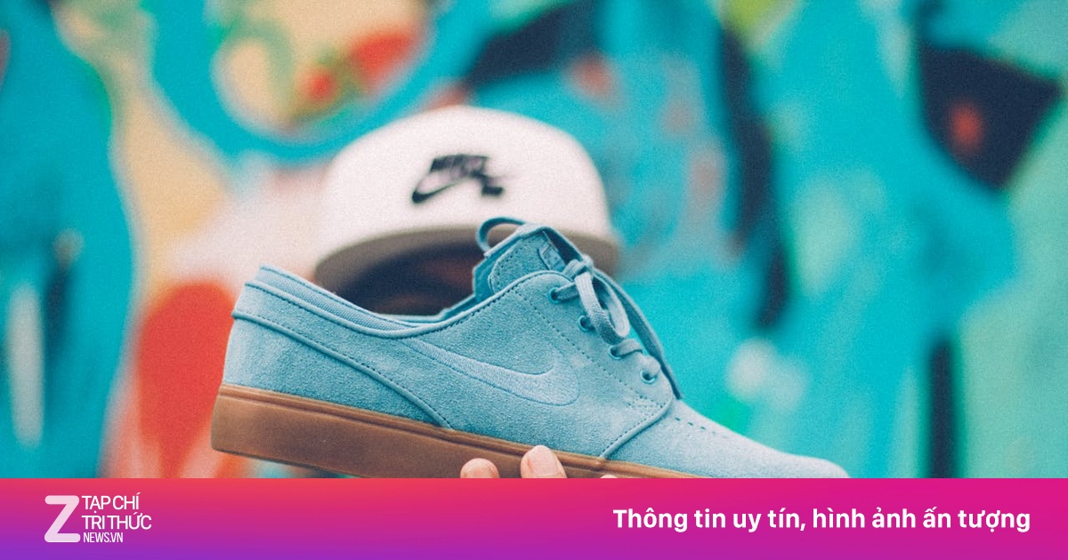 Hãy mang thử đôi giày của người khác