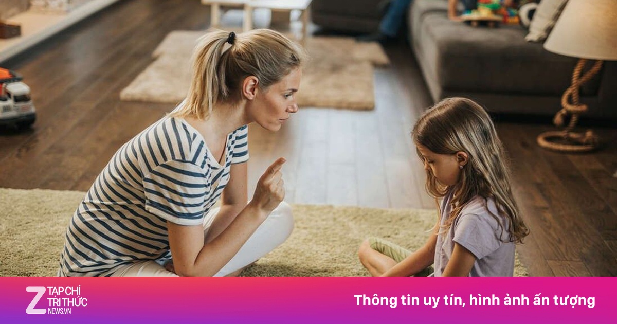 Con đang học cách đối xử với chính mình từ cha mẹ