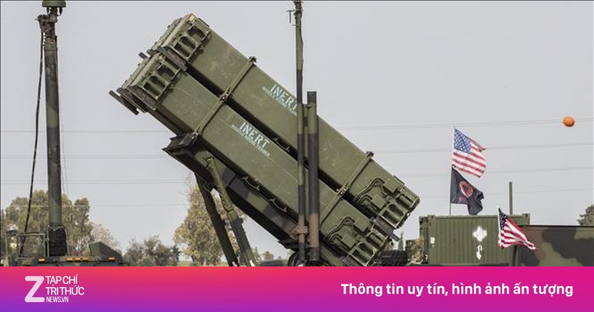 Axios: Tổng thống Trump cam kết gửi 10 tên lửa Patriot cho Ukraine