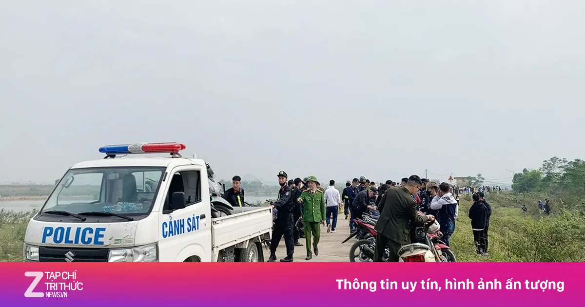 Tạm giữ 50 xe máy vi phạm của nhóm đu trend 'cây cô đơn'