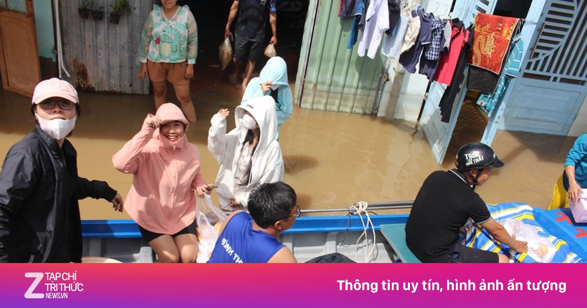 Hỗ trợ khẩn cấp nhu yếu phẩm cho người dân vùng lũ ở Lâm Đồng