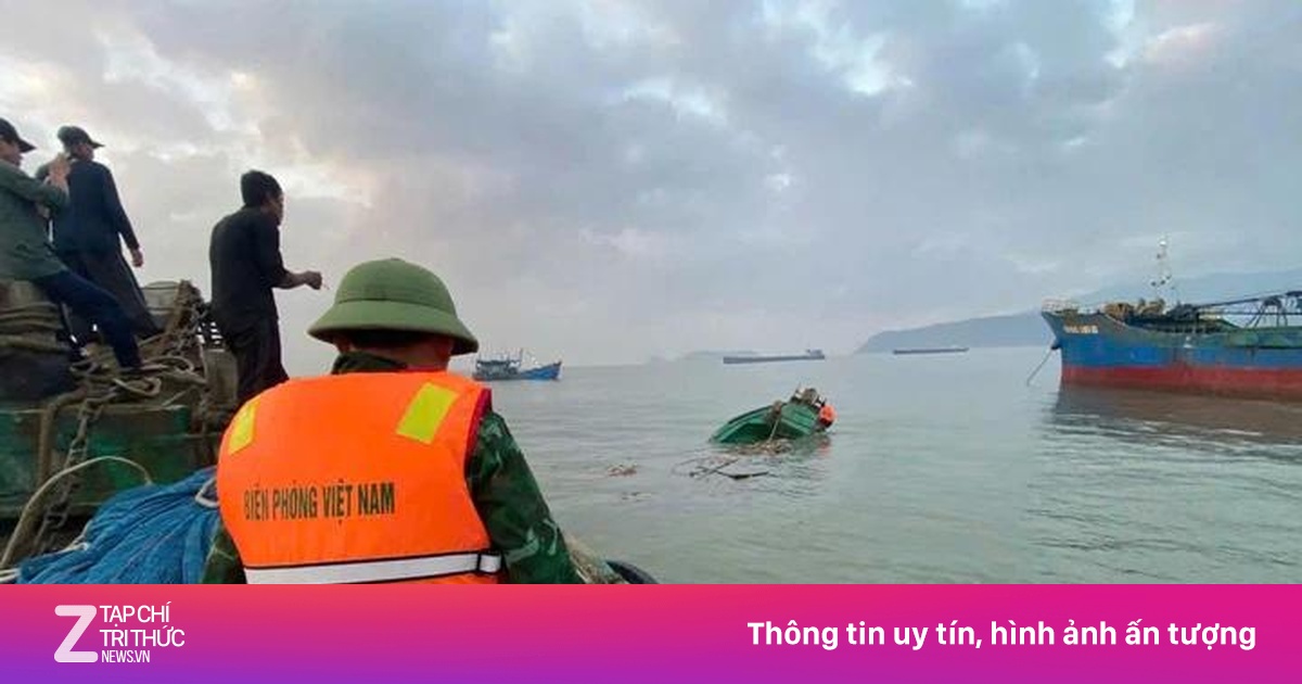 Tàu cá chìm lúc còn cách bờ 500 m, 4 ngư dân may mắn được cứu sống