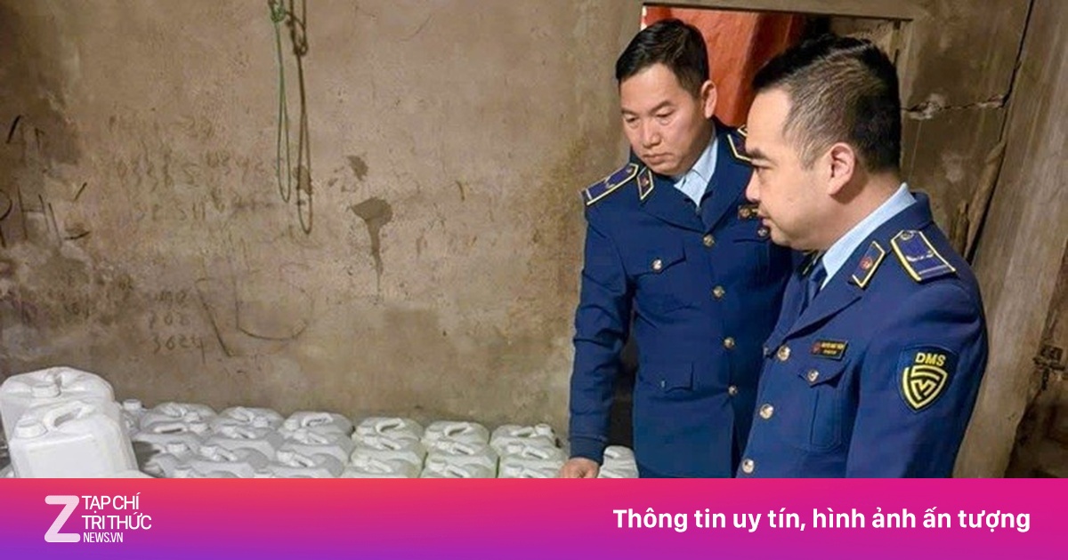 Tạm giữ gần 900 lít rượu hương cốm không rõ nguồn gốc