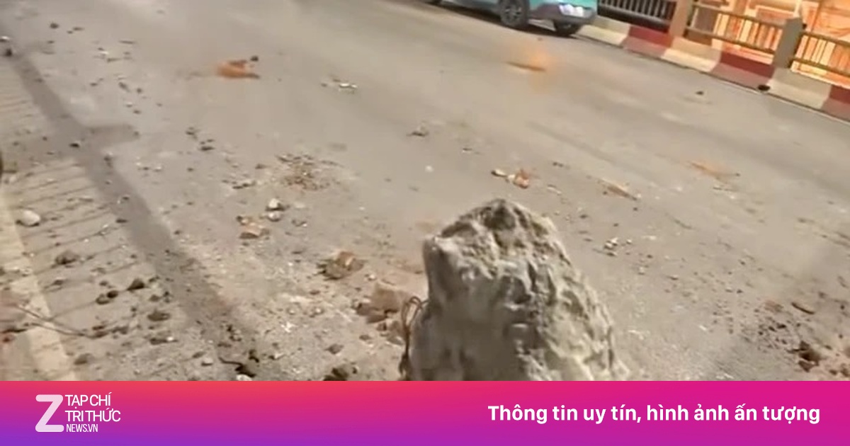 Xác minh clip nhiều mảng bê tông, đinh sắt rơi vãi tại Vành đai 2