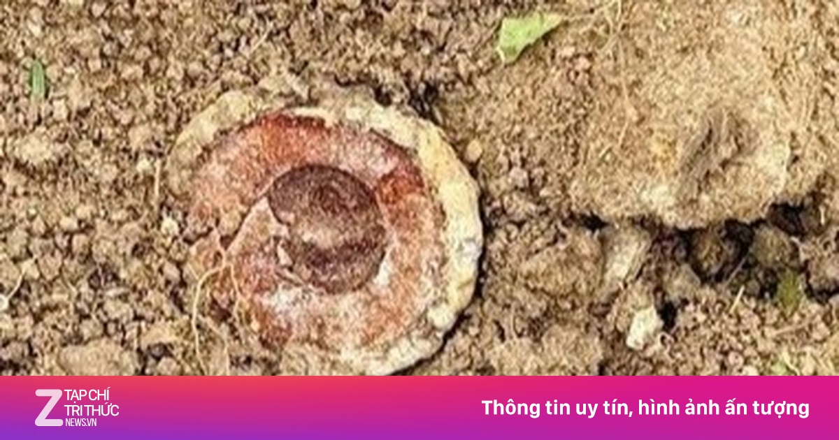 Phát hiện bom chùm trước cổng trường tiểu học