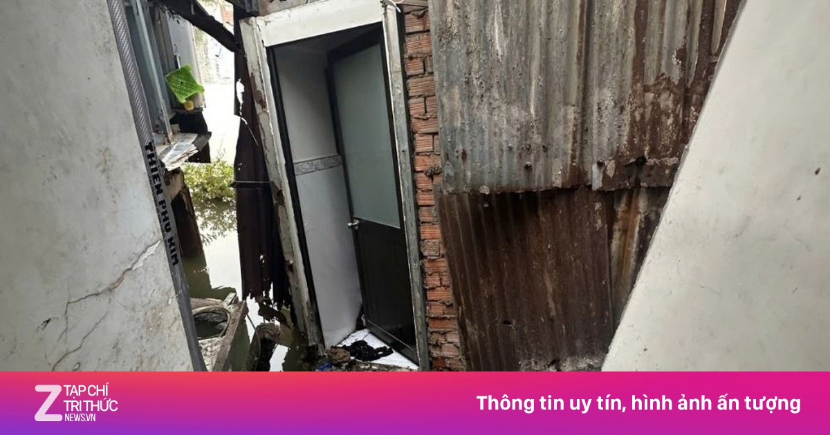 Sạt lở ven kênh Đôi ở TP.HCM