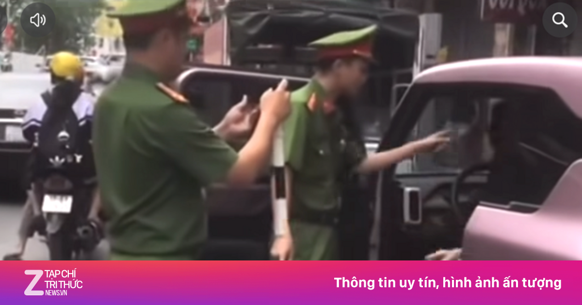 Nữ tài xế cố thủ trên xe khi cảnh sát yêu cầu kiểm tra