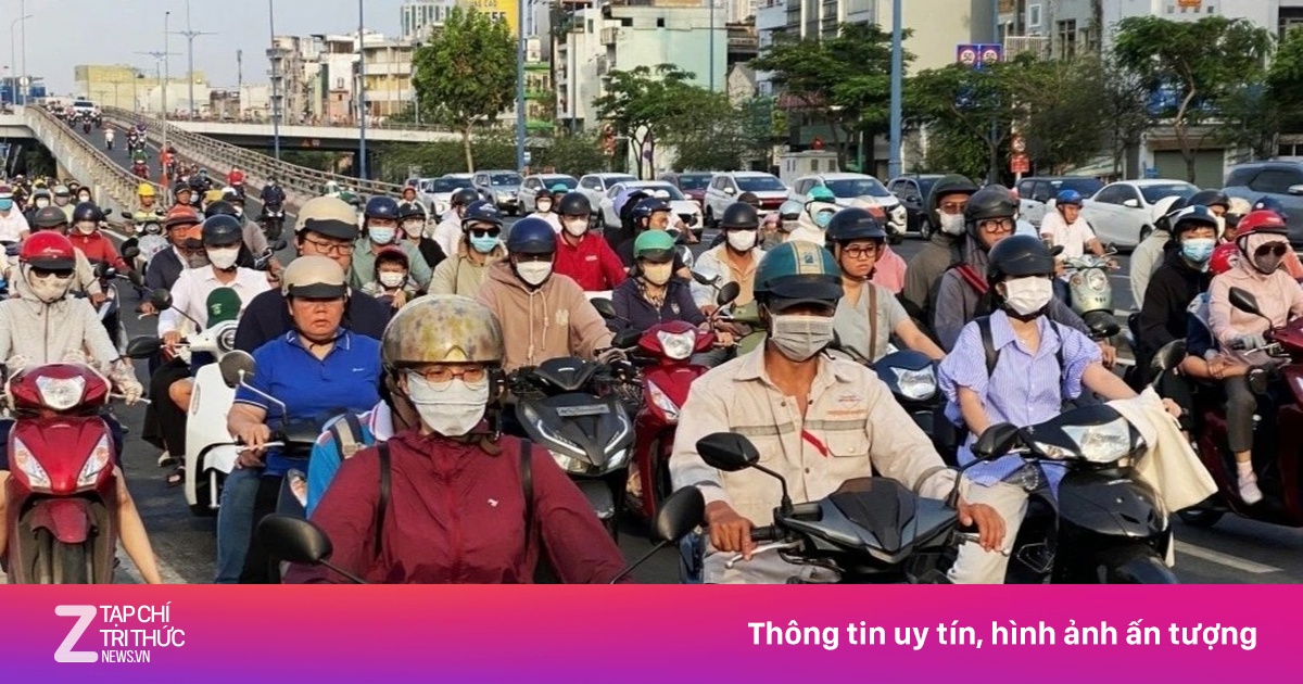 Người dân đổ về TP.HCM sau nghỉ lễ
