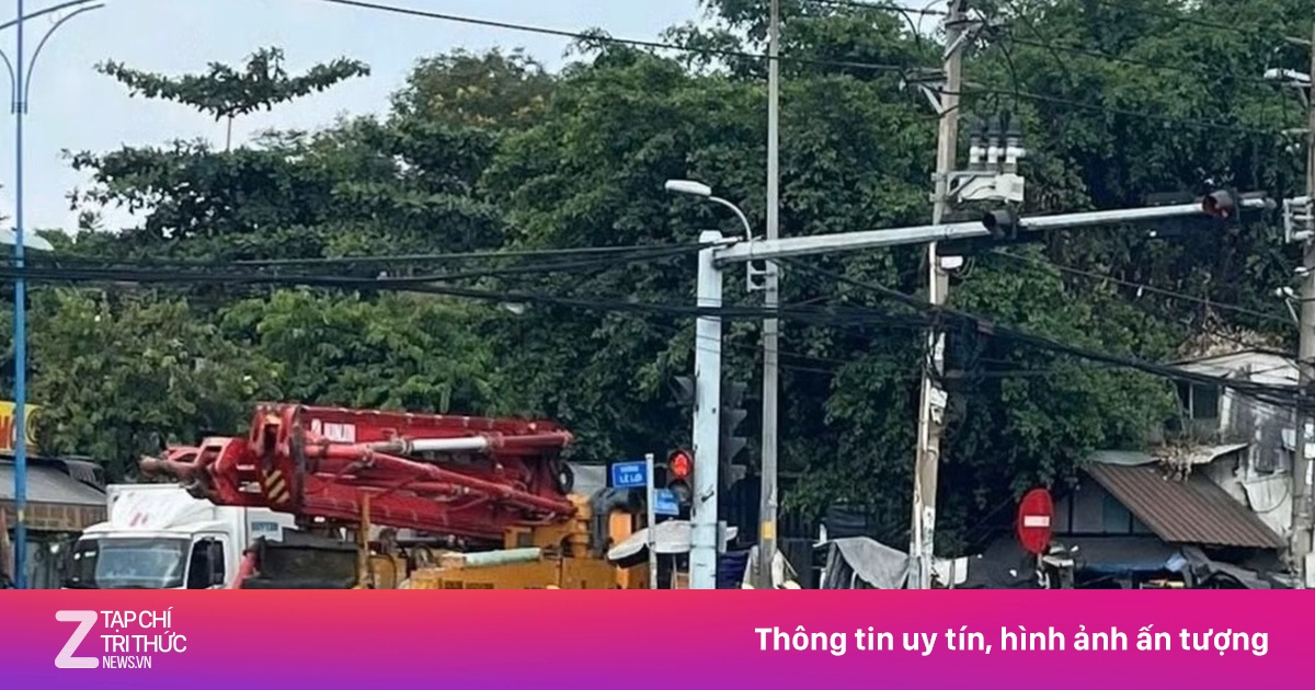 Video: Xe tải lao vào đám đông ở TPHCM, nhiều người thương vong