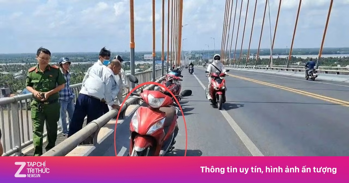 Phát hiện thi thể phụ nữ dưới mố cầu Rạch Miễu cùng xe máy bỏ lại trên cầu
