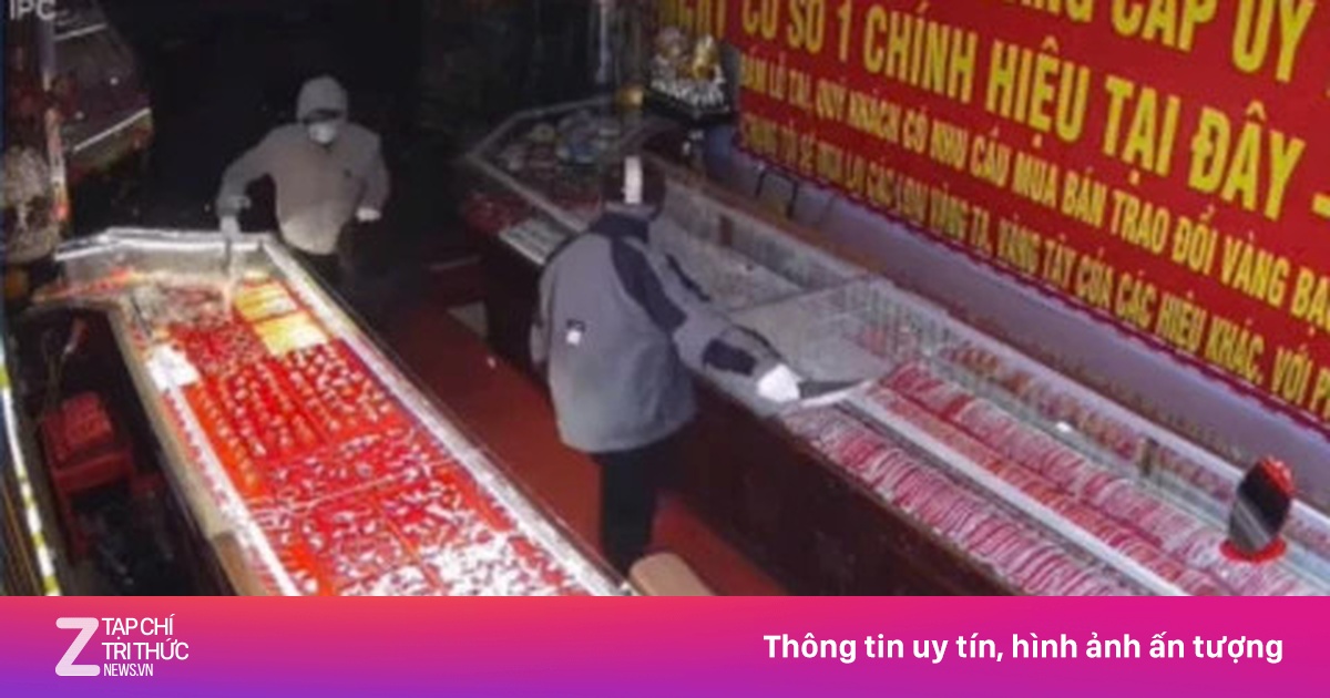 Truy tìm đối tượng cầm dao bầu cướp tiệm vàng ở Ninh Bình