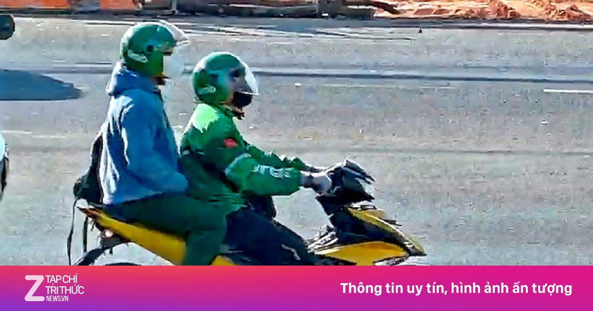 Công an đi từng nhà kêu gọi người dân tố giác nghi phạm cướp ngân hàng