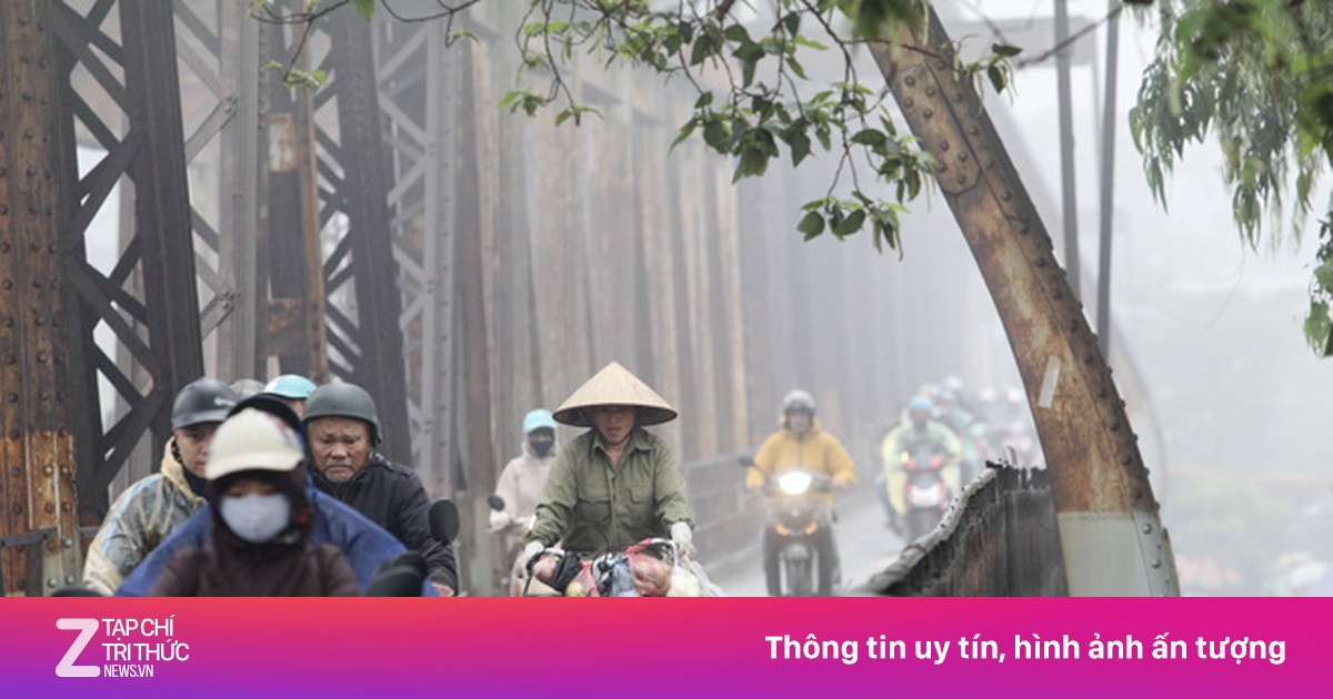 Hà Nội sáng sớm mưa phùn, TP.HCM ngày và đêm chênh 10°C