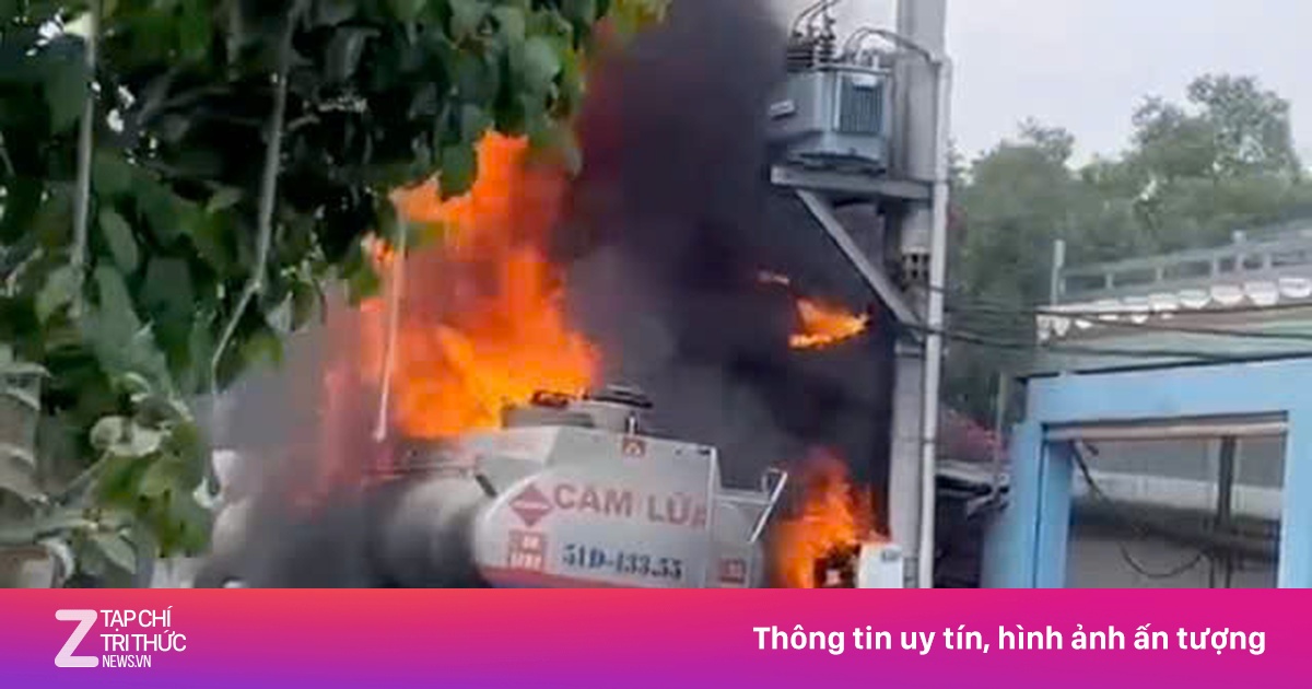 Cháy xe bồn chở xăng ở Nhà Bè, TP.HCM