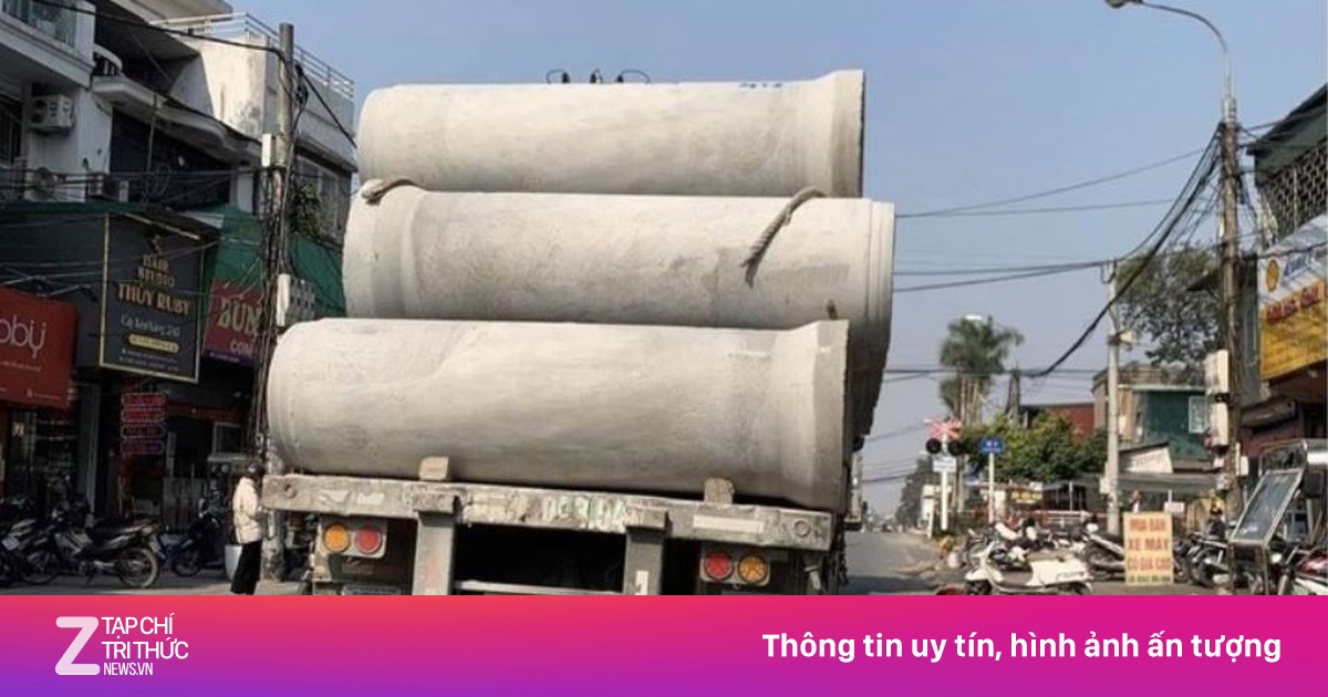 Phạt 10 triệu đồng tài xế xe đầu kéo chở ống cống chênh vênh