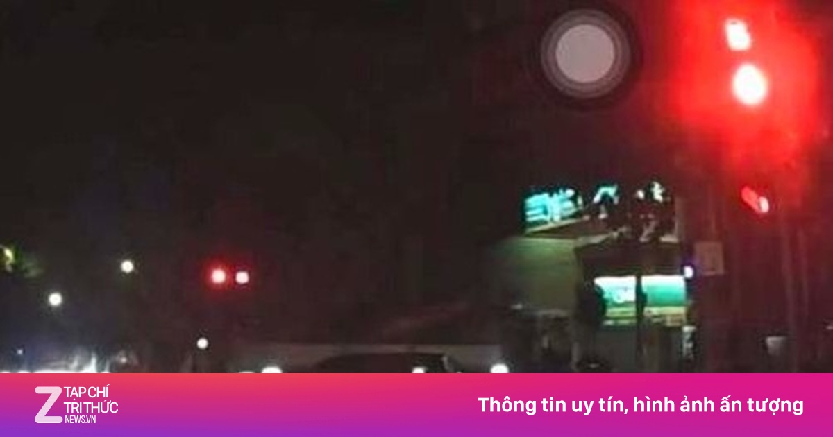 Phạt 19 triệu đồng tài xế ôtô vượt đèn đỏ ở Hà Nội