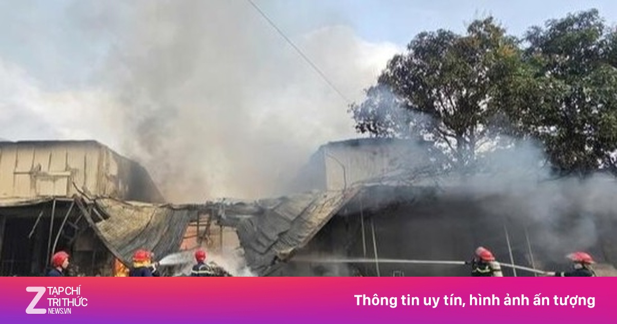 Cháy dữ dội khu phố ở Bắc Ninh, 6 cửa hàng bán vàng mã bị thiêu rụi