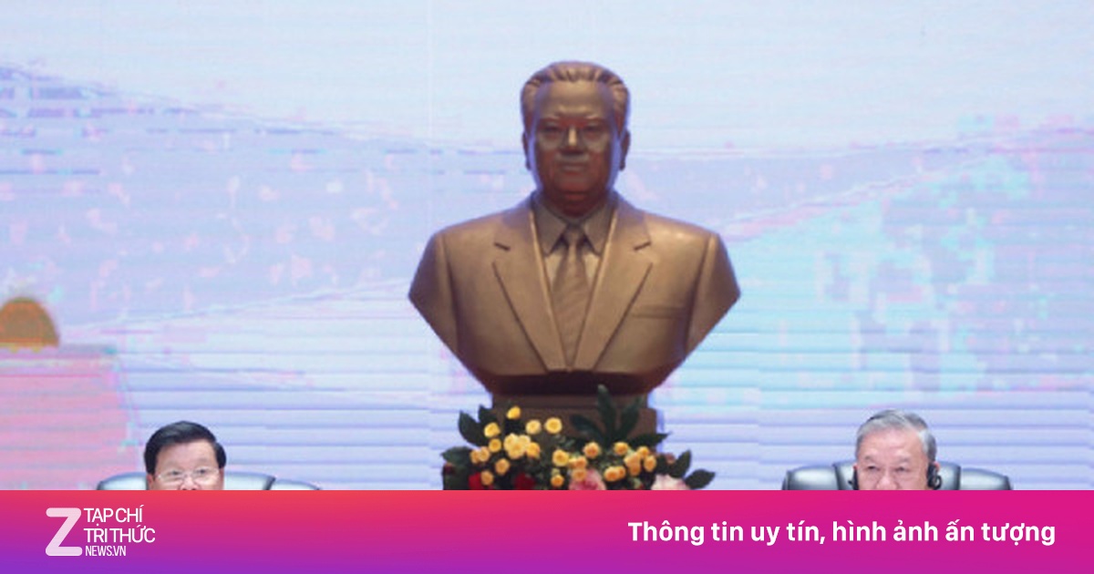 Tổng Bí thư thông báo kết quả Đại hội XIV của ĐCS Việt Nam tại Lào