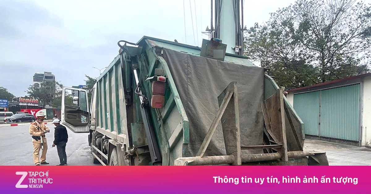 Tài xế xe rác Hà Nội bị phạt 23 triệu đồng vì để biển số bám bẩn che lấp