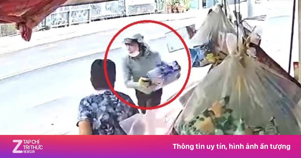 Cụ ông giằng co quyết liệt với kẻ cướp bia tại tiệm tạp hóa ở TP.HCM