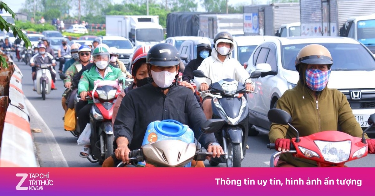 Ùn tắc nghiêm trọng tại cửa ngõ phía Tây TP.HCM khi người dân đổ về miền Tây đón Tết