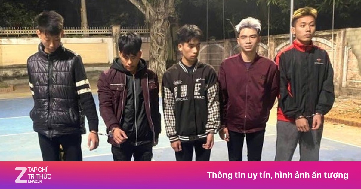 Nhóm đối tượng rượt chém nhau trên đường rồi trèo lên tầng 3 cố thủ