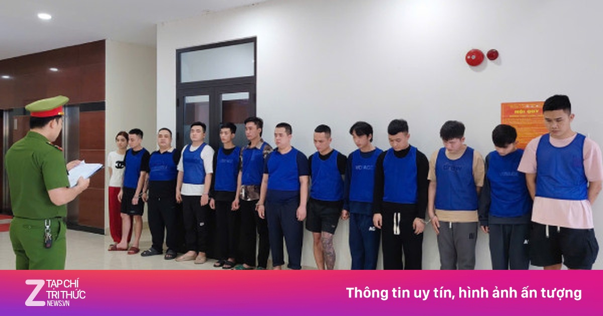 Bắt 13 đối tượng trong đường dây lừa đảo giả danh ngân hàng