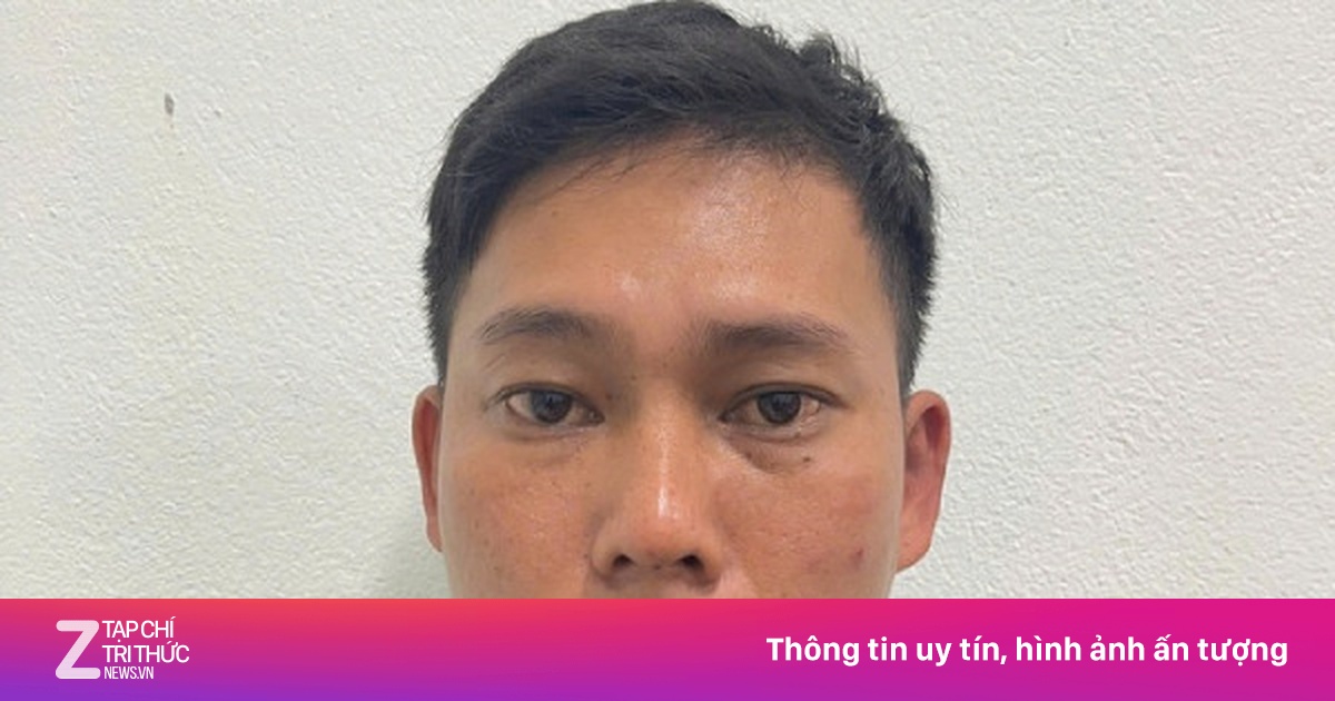 Tạm giữ người đàn ông thuê xe khách vận chuyển hơn một tạ pháo lậu