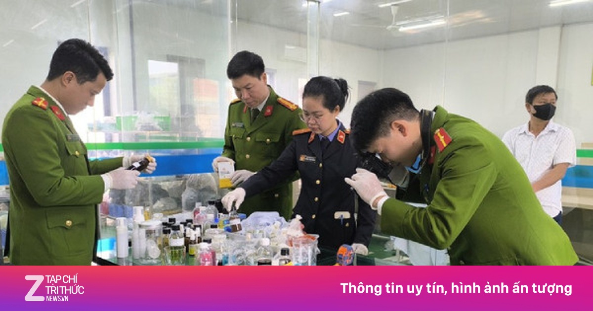 Khởi tố nhóm đối tượng sản xuất, buôn bán thực phẩm giả quy mô lớn