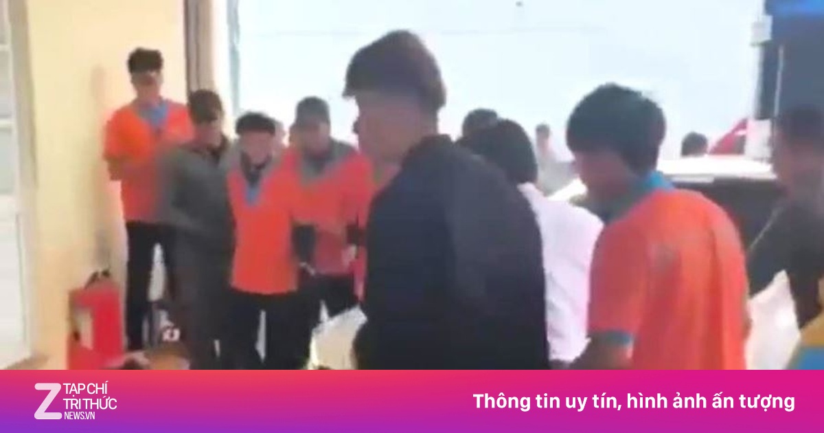 Ôtô lao vào nhóm người tại cây xăng ở Đà Lạt