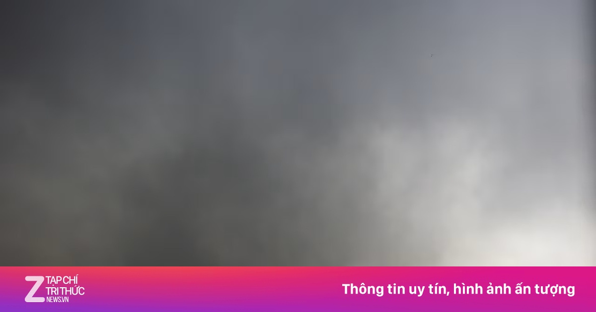 Chiến Sự Bùng Nổ: 'Mưa Đen' Trên Bầu Trời Tehran Sau Loạt Không Kích Của Israel