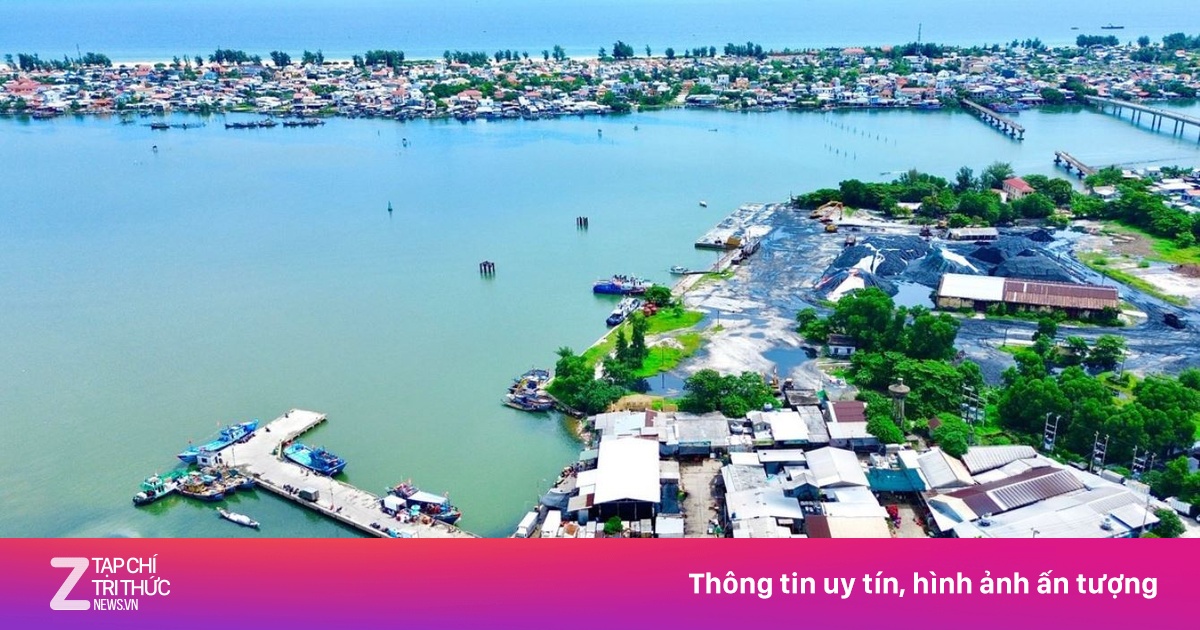 Hai mẹ con tử nạn, Huế dừng hội đua ghe truyền thống