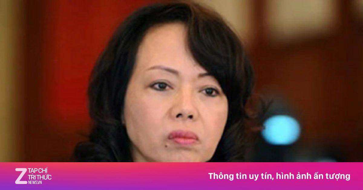 Cấp dưới khai đưa gần 13 tỷ, bà Nguyễn Thị Kim Tiến nói nhận 2,5 tỷ