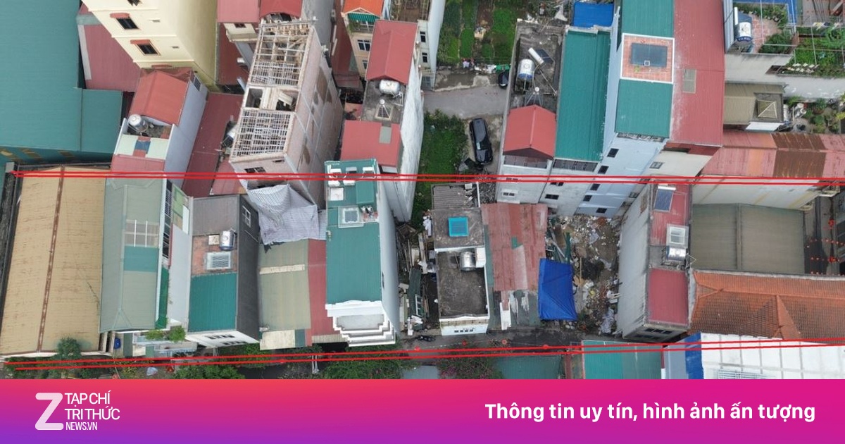 Hà Nội: 14 hộ dân lâm cảnh 'nhà đè nhà' vì sổ đỏ chồng lấn, chính quyền bế tắc