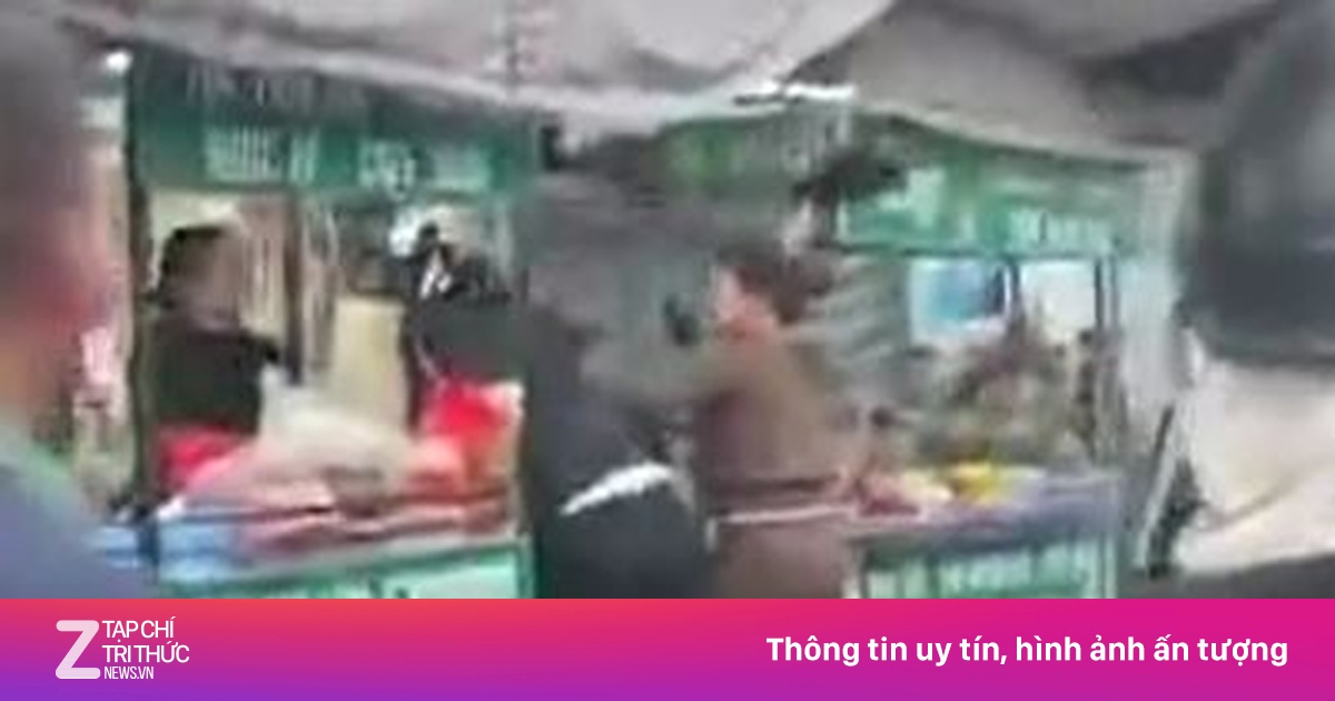 Tranh cãi với bà hàng nước, người phụ nữ bị hành hung dã man