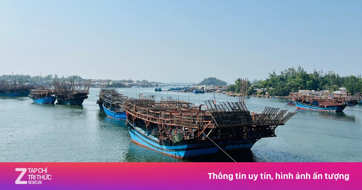 Hai Tàu Cá Hỏng Máy, 70 Ngư Dân Quảng Ngãi Cầu Cứu Giữa Biển Trong Thời Tiết Xấu