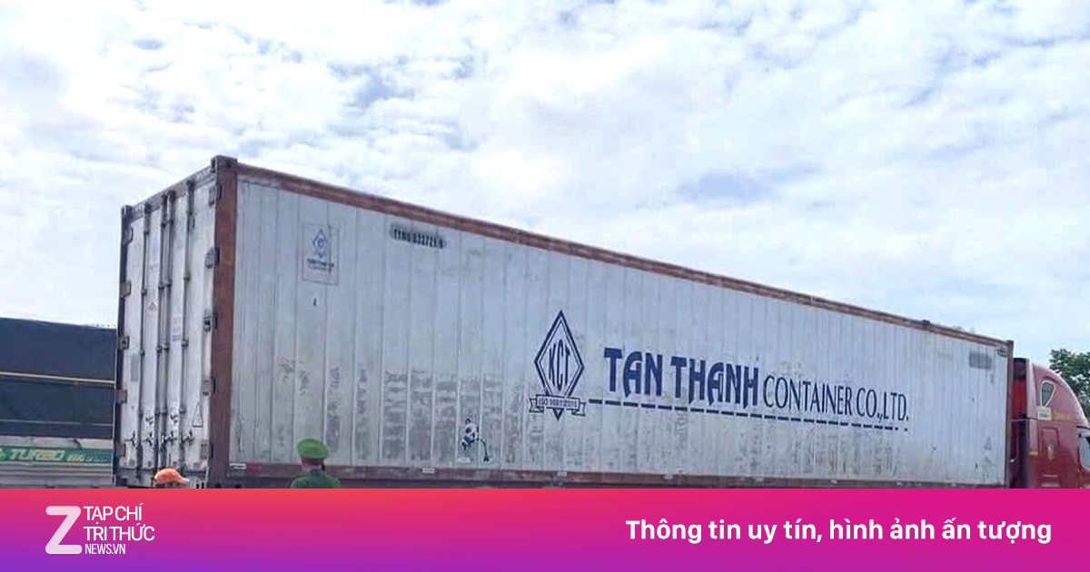 Xe đầu kéo va chạm xe máy, một phụ nữ tử vong