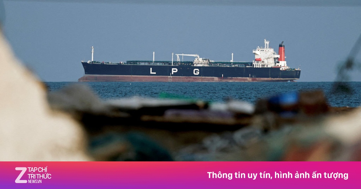 Iran Đe Dọa Thương Mại Hóa Eo Biển Hormuz, Có Thể Thu 2 Triệu USD Mỗi Tàu