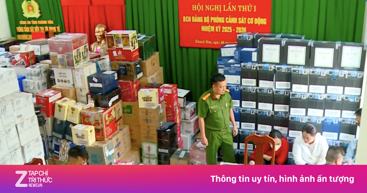 Mua hàng chục nghìn chai rượu lậu, dán tem giả bán ra thị trường
