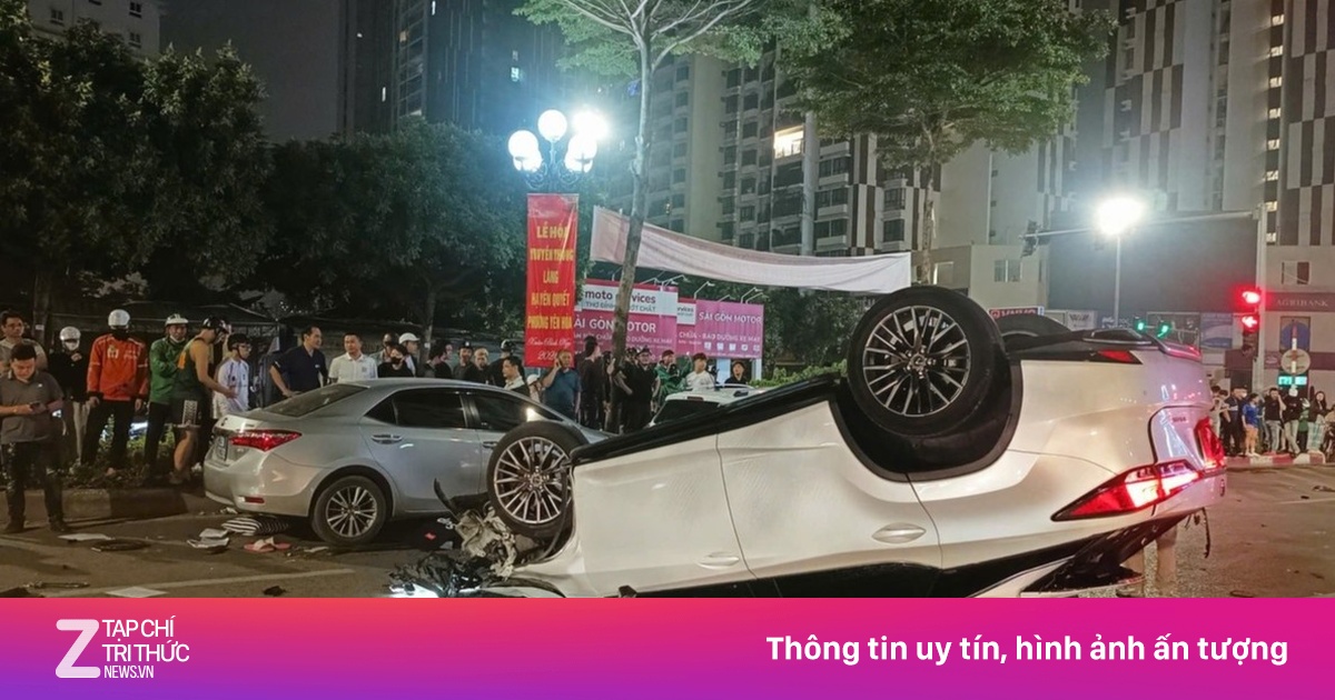 Video ghi lại khoảnh khắc xe Lexus gây tai nạn liên hoàn trên phố Trung Kính
