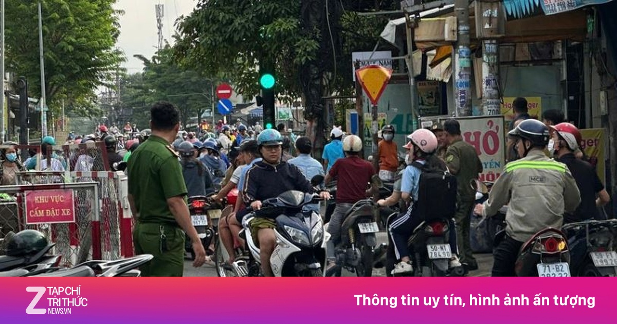 Video hiện trường vụ cháy quán lẩu ở TP.HCM, nhiều người hoảng loạn tháo chạy