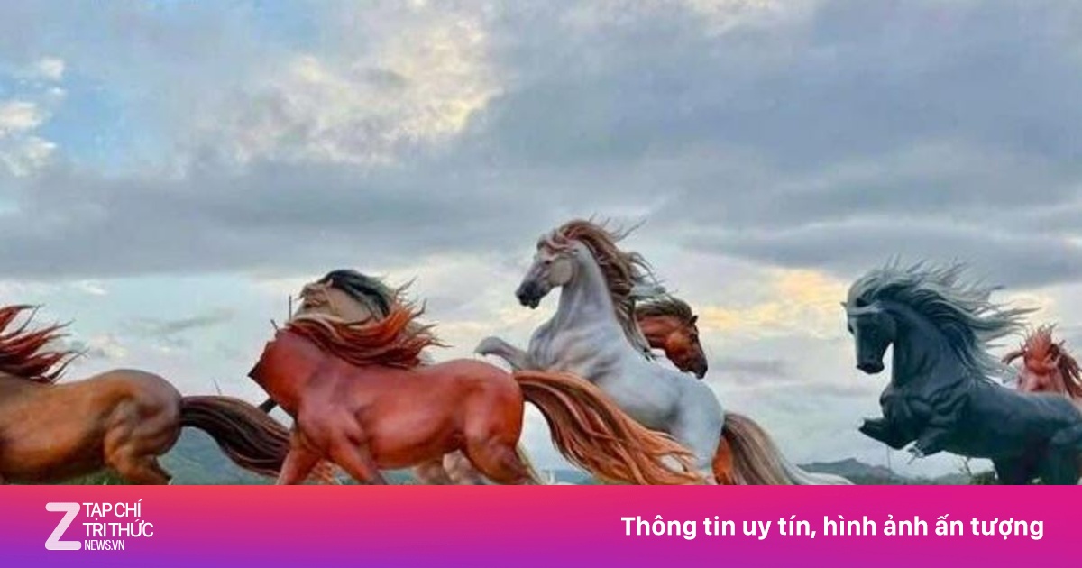 'Hồi sinh' 8 linh vật ngựa ở xã biên giới bị phá mất đầu