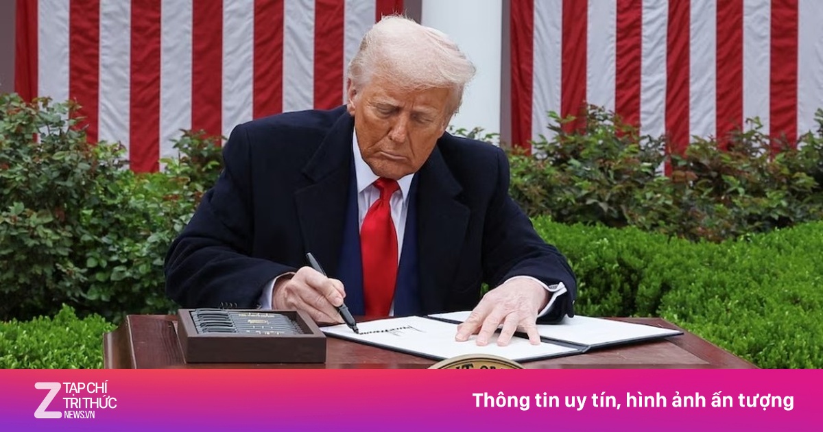 Lần đầu tiên trong lịch sử, chữ ký Tổng thống Mỹ Donald Trump xuất hiện trên đồng USD