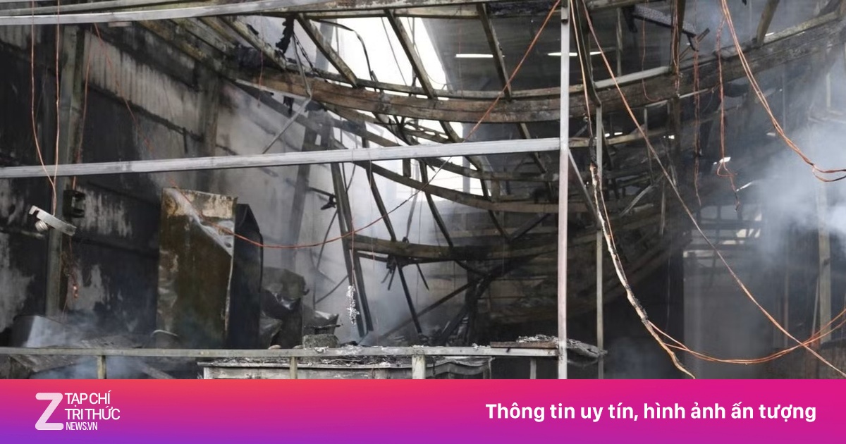 Vợ chồng trắng tay sau vụ cháy vì bỏ của cứu hàng xóm ở Lào Cai