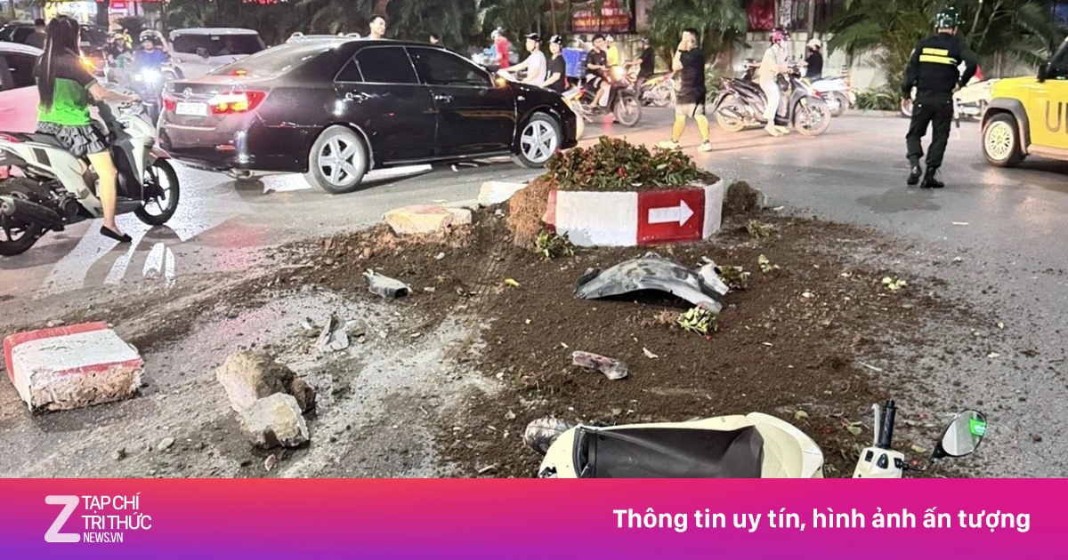 Mercedes GLK 250 Gây Tai Nạn Liên Hoàn Với Hai Xe Máy Tại Khu Đô Thị Hà Nội